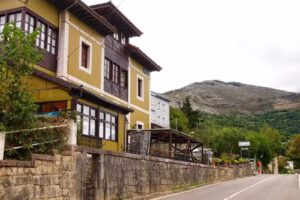 HOTEL GASTRON&Oacute;MICO ARNICIU