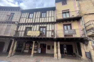 Hotel-Hospeder&iacute;a los Templarios