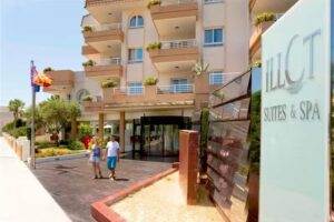 Hotel Illot Suites
