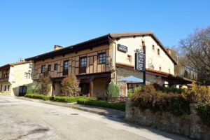 Hotel La Casona de Revolgo