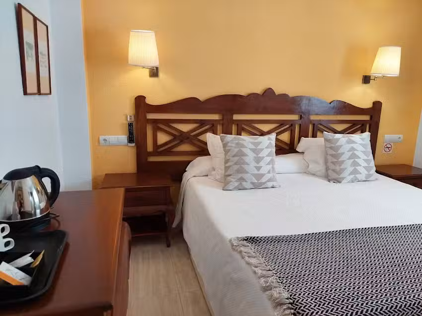 Hotel Las Arenas Es Canar Ibiza