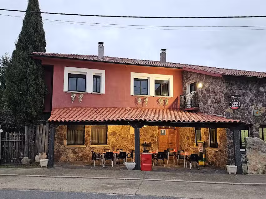 Hotel las Cavenes Del Cabaco