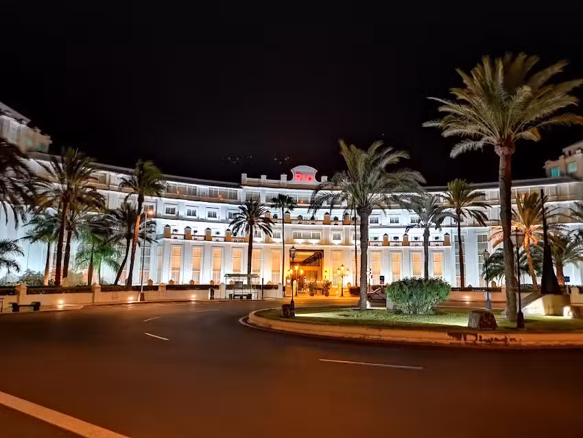 Hotel Los Juncos I