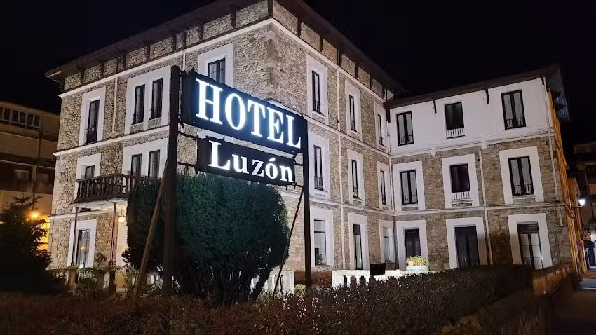 Hotel Luz&oacute;n