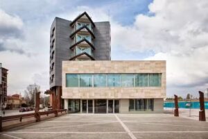 Hotel MasMonz&oacute;n