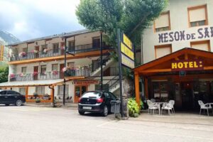 Hotel Mes&oacute;n de Salinas