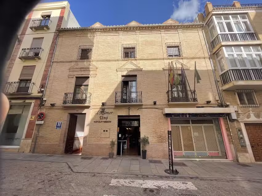Hotel-Mes&oacute;n El N&uacute;mero Uno