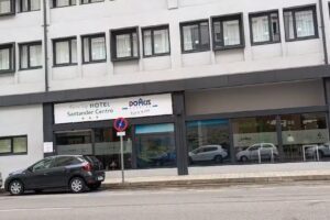 Hotel N&aacute;utico Santander