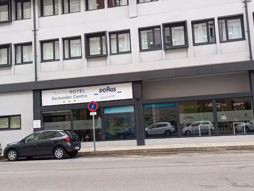 Hotel N&aacute;utico Santander