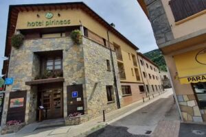 Hotel Pirineos