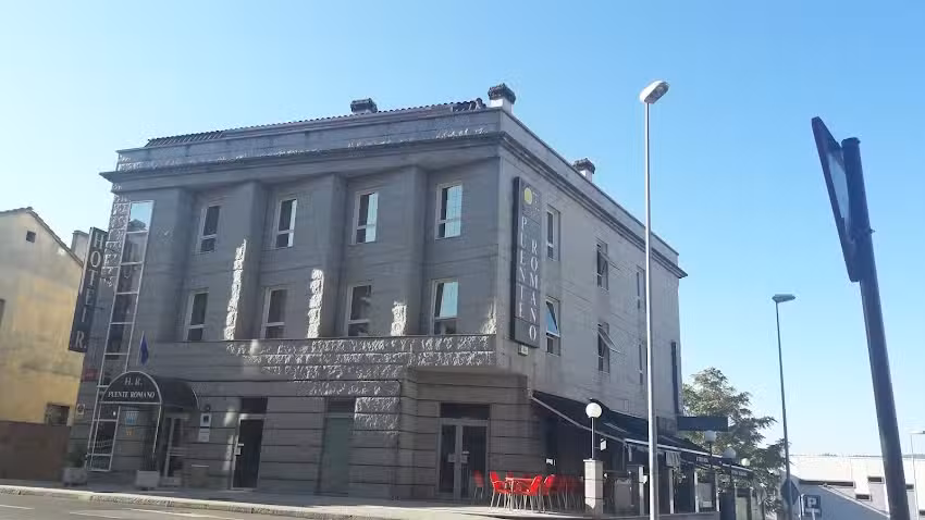 Hotel Puente Romano