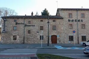 Hotel Puerta Romeros