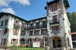 Hotel Restaurante Ayestar&aacute;n