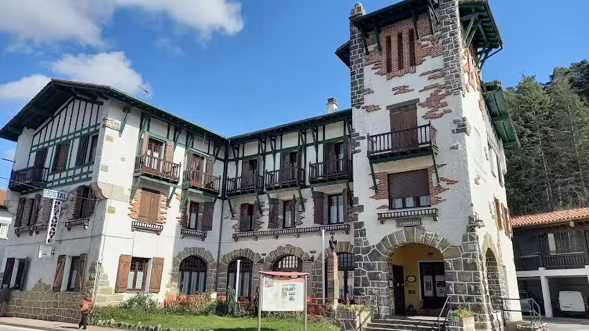 Hotel Restaurante Ayestar&aacute;n