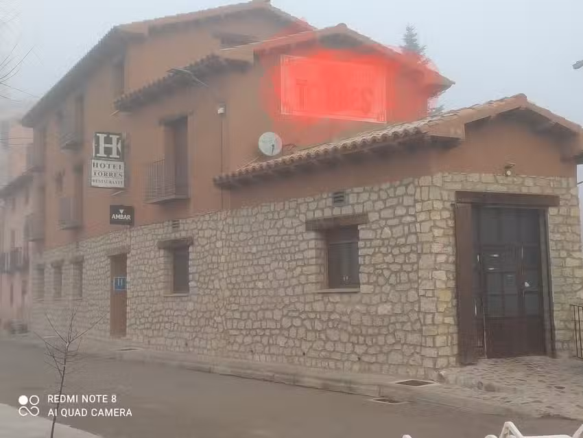 Hotel, restaurante, caf&eacute; bar. R. Martinez