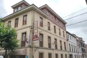 Hotel Restaurante El Manqu&iacute;n