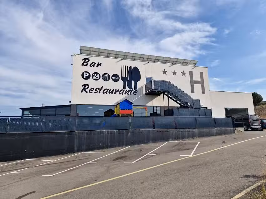 HOTEL RESTAURANTE JAVALAMBRE &ndash; BOCADILLOS Y PLATOS COMBINADOS