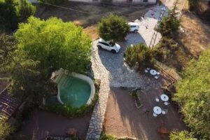 Hotel Rural Apartamentos Los Qui&ntilde;ones.