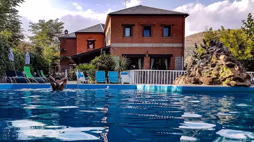 Hotel rural Don Burguillo de alquiler &iacute;ntegro para grupos
