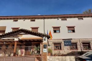 Hotel Rural Restaurante Robles / 3 Encinas