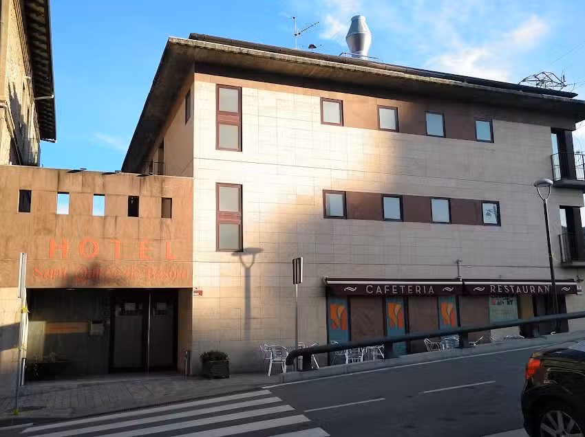 Hotel Sant Quirze De Besora
