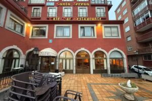 Hotel Santa Teresa y Mes&oacute;n El Sol