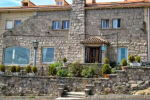 Hotel Sierra Oriente (hotel de 2 hojas de roble)