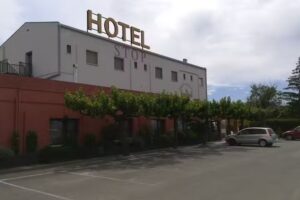 Hotel Stop