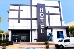 Hotel Villa Ceut&iacute;