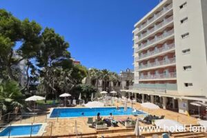 Hotel y Apartamentos Leman