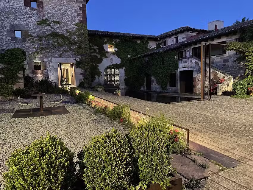 Hotel y Estudios DCeres