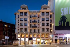 Ikonik Gran V&iacute;a