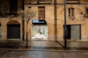 Ikonik Plaza Mercado