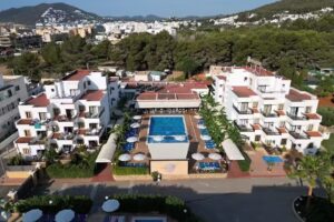 Invisa Casa Luis &ndash; Aparthotel y Apartamentos