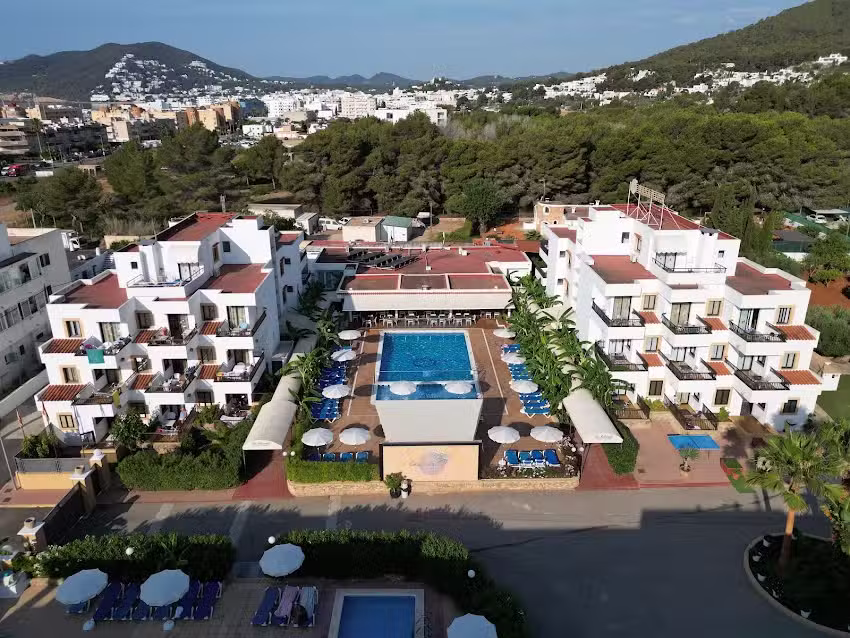 Invisa Casa Luis &ndash; Aparthotel y Apartamentos