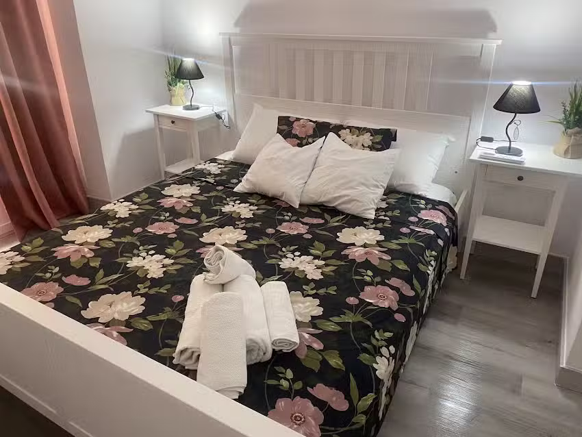 J&R Charming Rooms