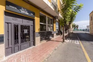 Jazz House Hostel and Bar