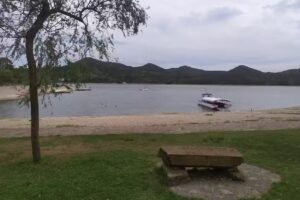 Kanpamendu 1 &ndash; Zuhatza Uhartea