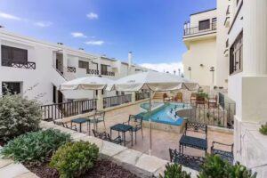 Klayman Olivina Aparthotel