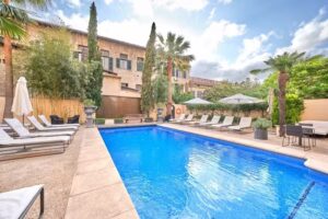 L&rsquo;Avenida Hotel