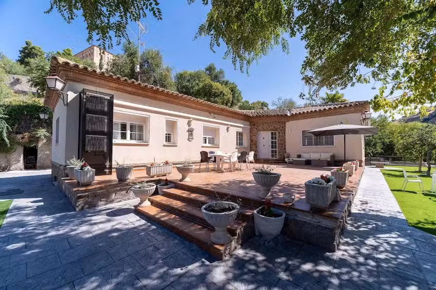 La Almunya de Tener&iacute;as