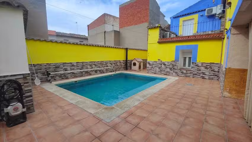 La Casa Amarilla de Villasequilla