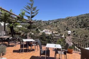 La Casa Hotel and Restaurant