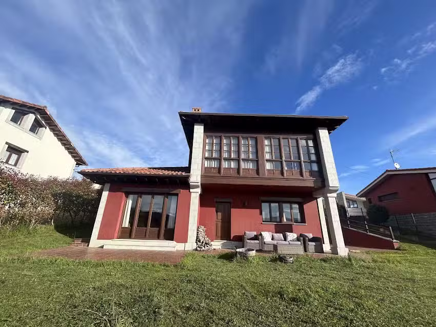 La Casa Roja de Ovio