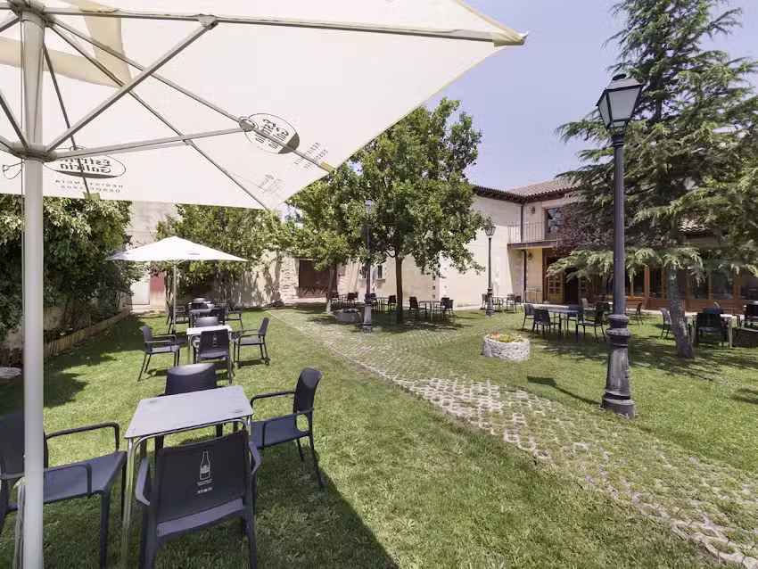 La Casona de Montealegre