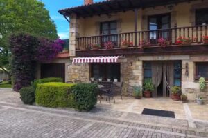 La Chimenea Cántabra. Casa Rural. Oreña.