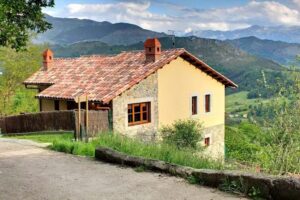 La Monta&ntilde;a M&aacute;gica Apartamentos Rurales