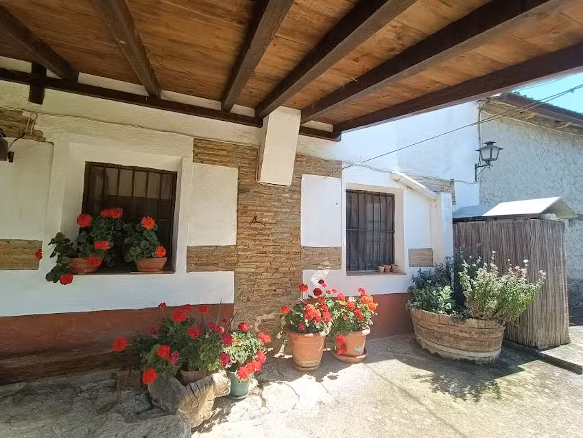 La Peque&ntilde;a A Y B