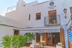 La Plaza Hostal
