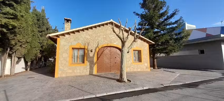 LA PUEBLA ALBERGUE Y ACTIVIDADES